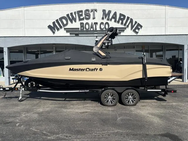 Slide: The Image of MasterCraft X24 / Ilmor 6.2L 2022 - 2