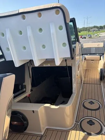 Slide: The Image of MasterCraft X24 / Ilmor 6.2L 2022 - 23