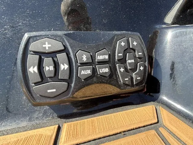 Slide: The Image of MasterCraft X24 / Ilmor 6.2L 2022 - 29