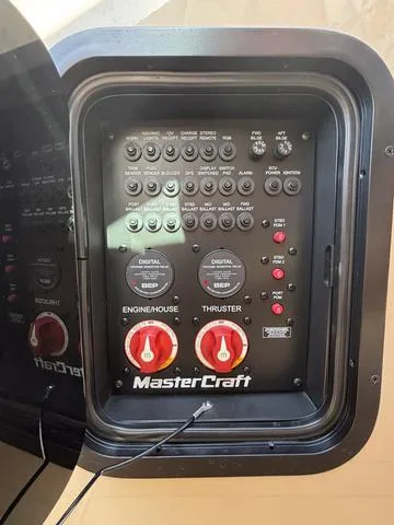 Slide: The Image of MasterCraft X24 / Ilmor 6.2L 2022 - 33