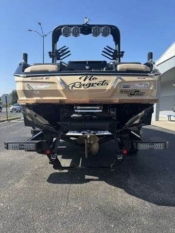 Slide: The Image of MasterCraft X24 / Ilmor 6.2L 2022 - 7