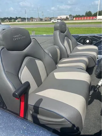 Slide: The Image of Skeeter ZX225 2019 - 3