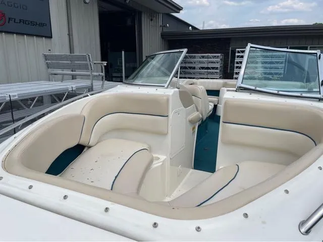 Slide: The Image of Sea Ray 210 Bow Rider 1998 - 10