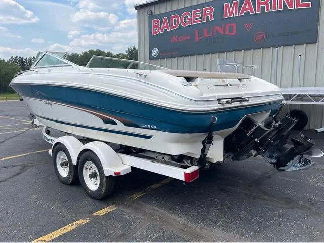 Slide: The Image of Sea Ray 210 Bow Rider 1998 - 8