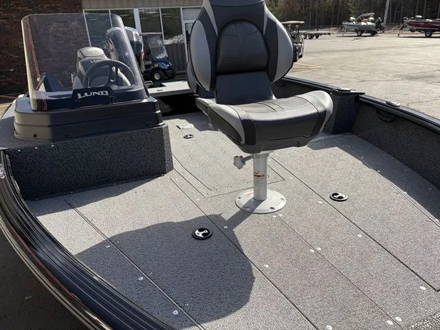 Slide: The Image of Lund 1800 Explorer SS 2026 - 15