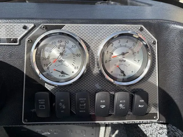 Slide: The Image of Lund 1800 Explorer SS 2026 - 16