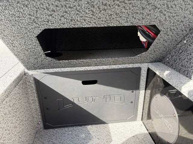 Slide: The Image of Lund 1800 Explorer SS 2026 - 19