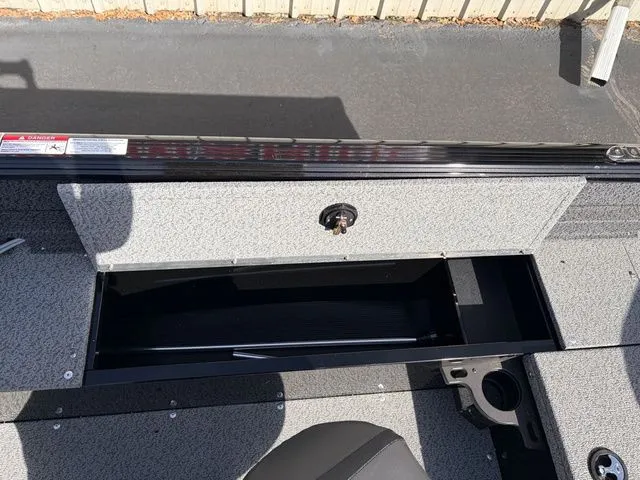 Slide: The Image of Lund 1800 Explorer SS 2026 - 21