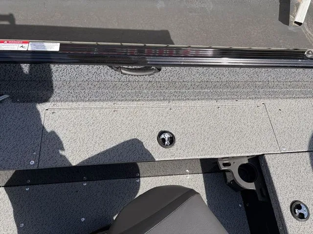 Slide: The Image of Lund 1800 Explorer SS 2026 - 22