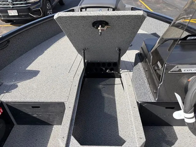 Slide: The Image of Lund 1800 Explorer SS 2026 - 28