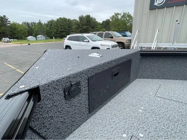 Slide: The Image of Lund 1800 Explorer SS 2026 - 6