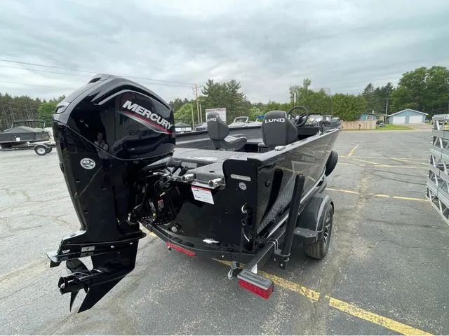 Slide: The Image of Lund ADVENTURE 1675 SS 2026 - 12