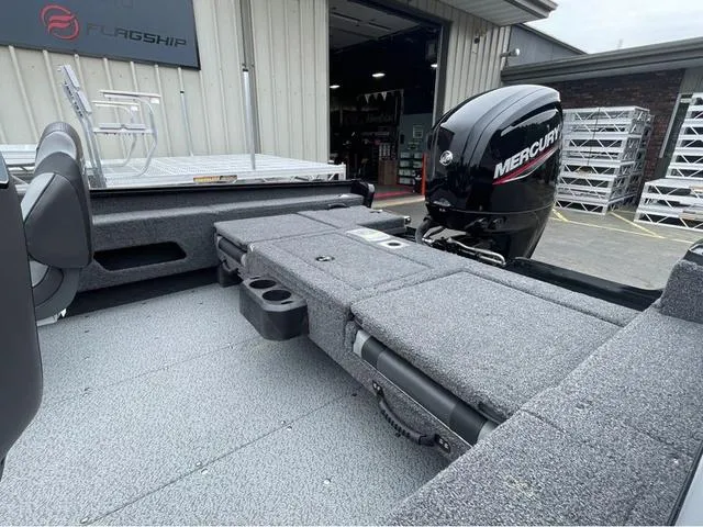 Slide: The Image of Lund ADVENTURE 1675 SS 2026 - 16