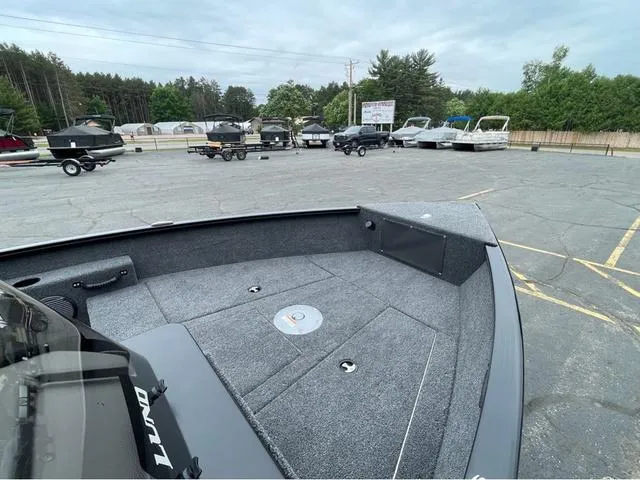 Slide: The Image of Lund ADVENTURE 1675 SS 2026 - 19