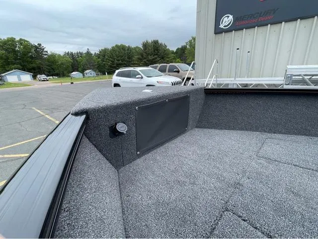 Slide: The Image of Lund ADVENTURE 1675 SS 2026 - 7