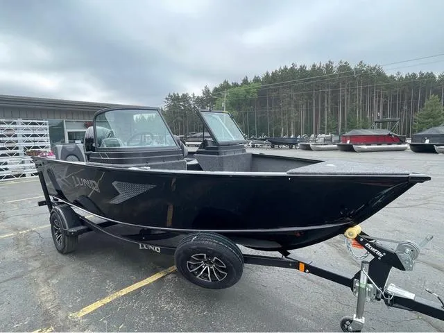 Slide: The Image of Lund 1775 Adventure Sport 2026 - 3