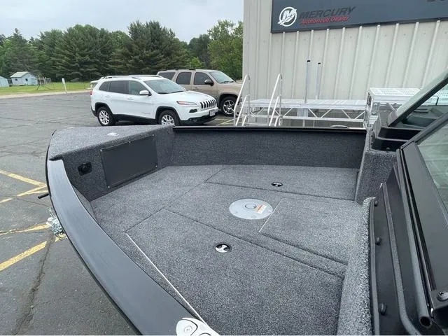 Slide: The Image of Lund 1775 Adventure Sport 2026 - 7