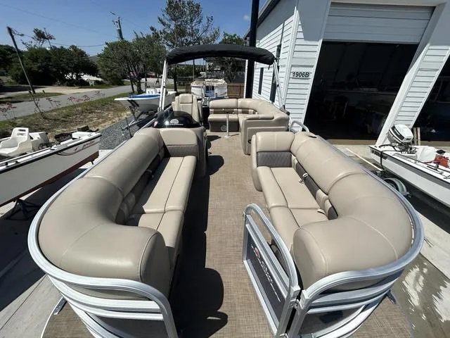 Slide: The Image of Sun Tracker Party Barge 20 2022 - 7