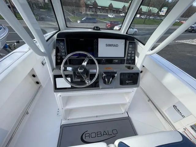 Slide: The Image of Robalo R250 Center Console 2023 - 13