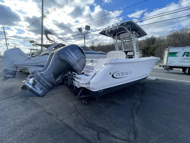 Slide: The Image of Robalo R250 Center Console 2023 - 5