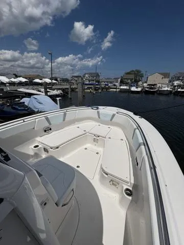 Slide: The Image of Robalo R272 Center Console 2020 - 13