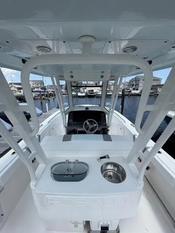 Slide: The Image of Robalo R272 Center Console 2020 - 16