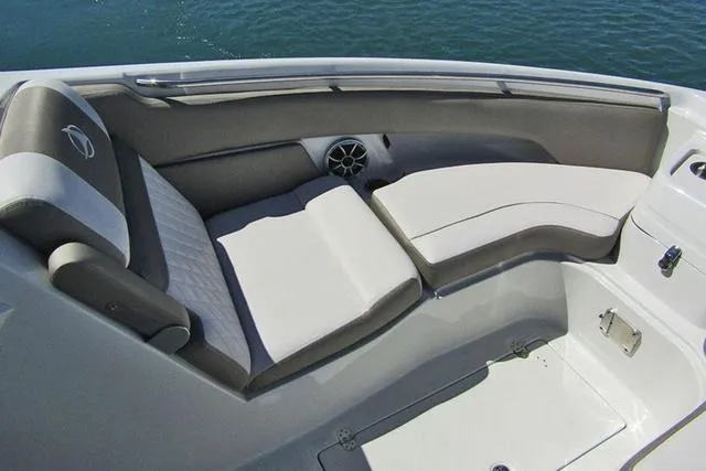 Slide: The Image of Finseeker 280 DC 2024 - 17