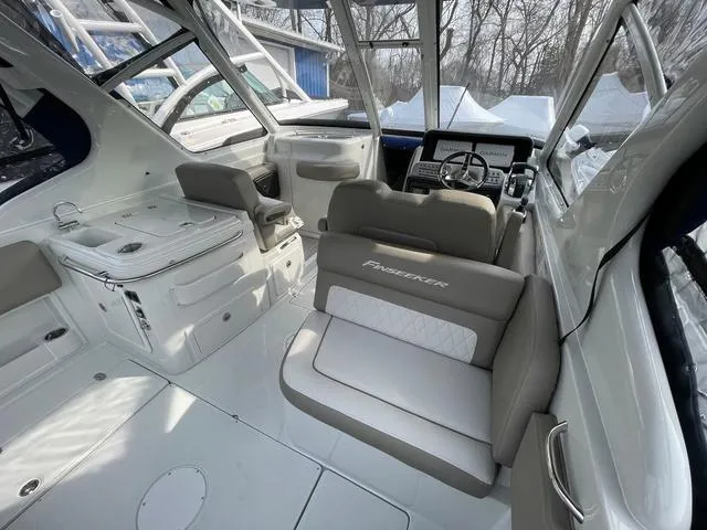 Slide: The Image of Finseeker 280 DC 2024 - 7