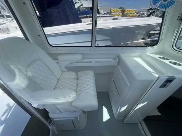 Slide: The Image of Steiger Craft 23 DV Miami 2026 - 11