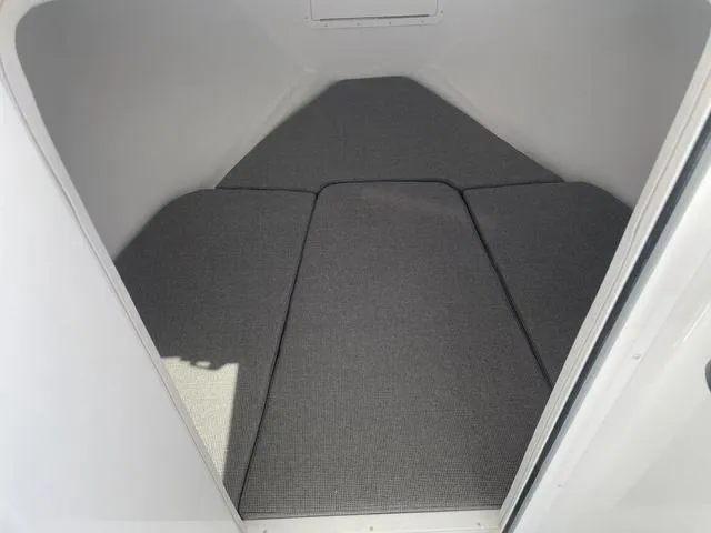 Slide: The Image of Steiger Craft 23 DV Miami 2026 - 13