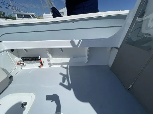 Slide: The Image of Steiger Craft 23 DV Miami 2026 - 8