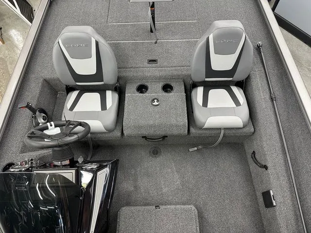 Slide: The Image of Lowe Stinger 5 Series 195 Bass 2025 - 7