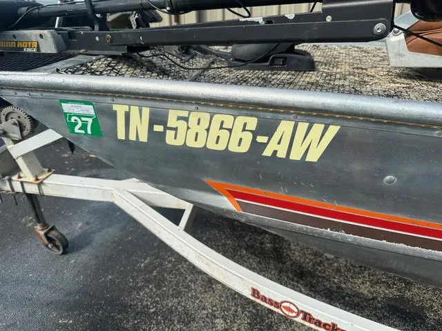 Slide: The Image of Tracker 175TX 1985 - 6