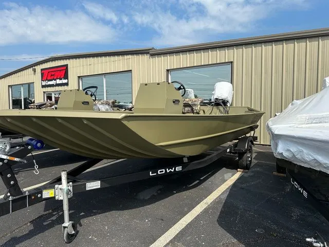 Slide: The Image of Lowe Roughneck Center Console RX1870 Pathfinder Heavy D 2025 - 8