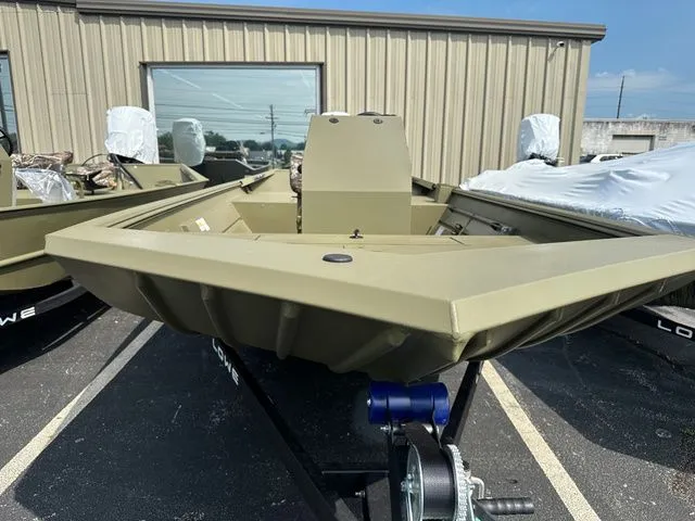 Slide: The Image of Lowe Roughneck Center Console RX1870 Pathfinder Heavy D 2025 - 9