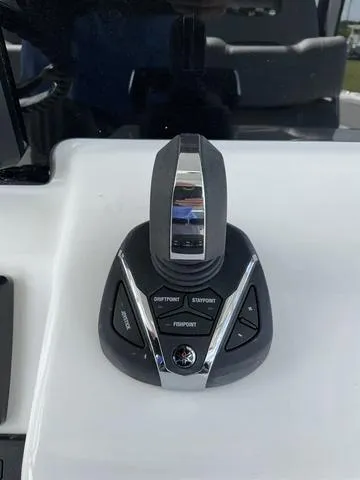 Slide: The Image of Sea Pro 292 Offshore 2026 - 3