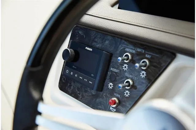 Slide: The Image of Sea Ray SPX 210 2021 - 5