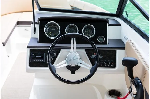 Slide: The Image of Sea Ray SPX 210 2021 - 6