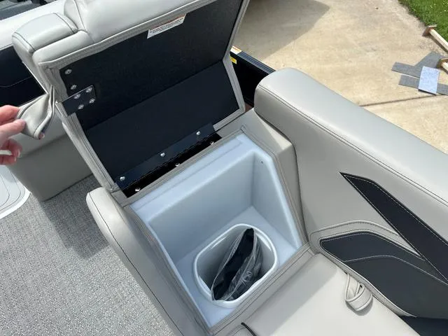 Slide: The Image of Barletta CABRIO C24UE 2026 - 35