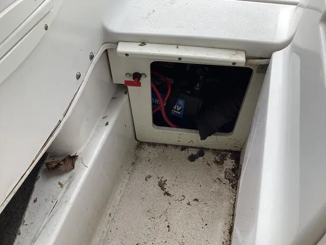 Slide: The Image of Four Winns 210 Horizon 2001 - 19