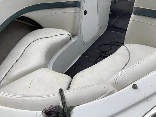 Slide: The Image of Four Winns 210 Horizon 2001 - 5