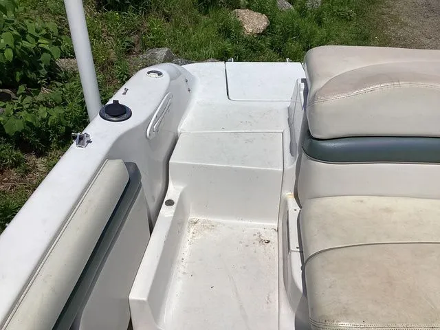 Slide: The Image of Four Winns 240 Horizon 2003 - 5