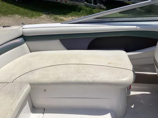 Slide: The Image of Four Winns 240 Horizon 2003 - 6