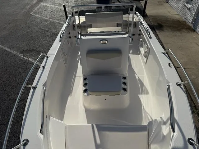 Slide: The Image of Robalo R160 2017 - 10