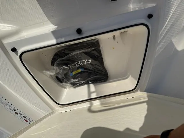 Slide: The Image of Robalo R160 2017 - 11