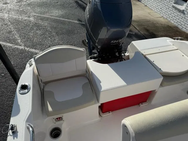 Slide: The Image of Robalo R160 2017 - 14