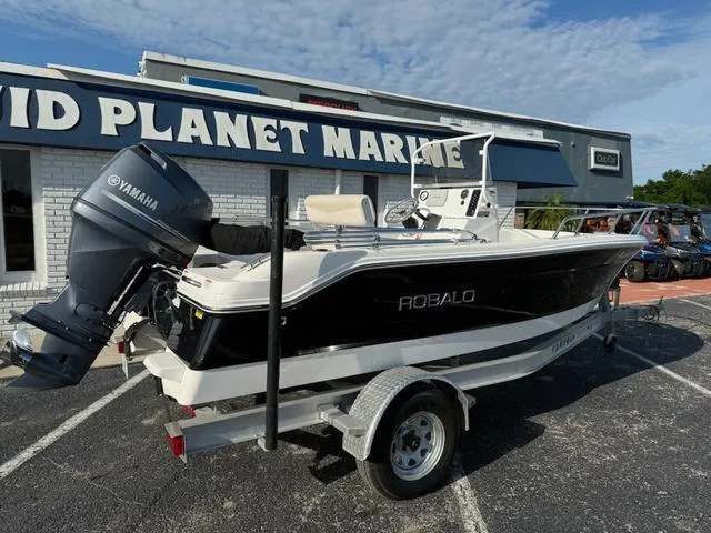 Slide: The Image of Robalo R160 2017 - 4