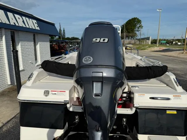 Slide: The Image of Robalo R160 2017 - 5