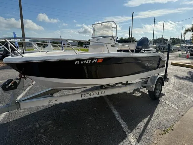 Slide: The Image of Robalo R160 2017 - 7