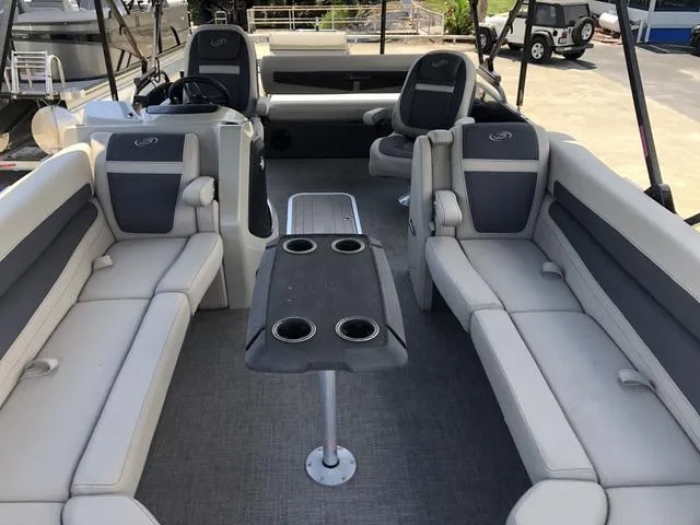 Slide: The Image of Barletta Cabrio 24UC 2023 - 12